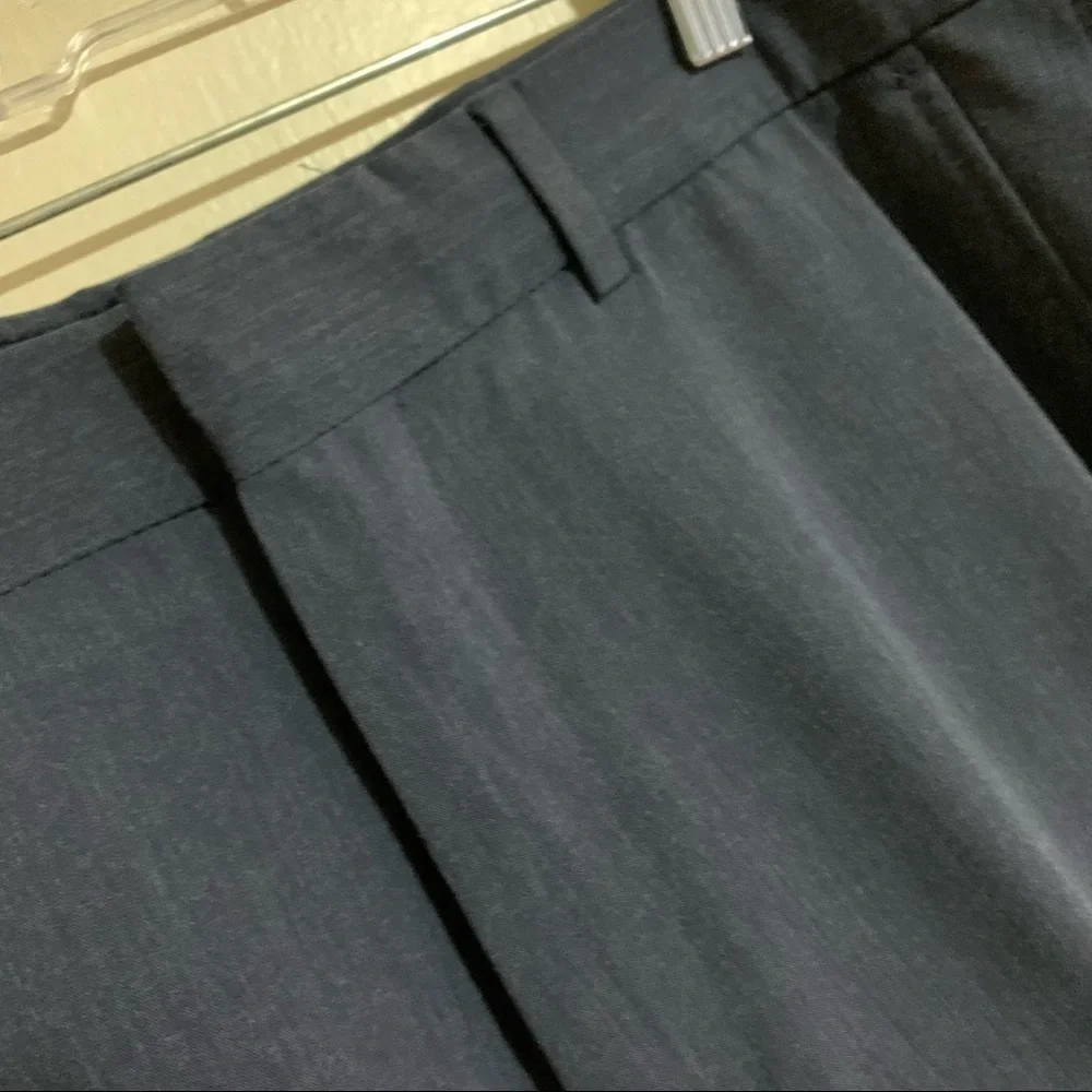 Nautica Classic Fit Flat Front Traveler Dress Pants. Size 38W 32L